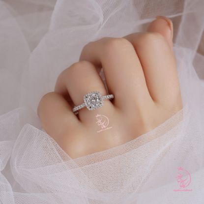 💍انگشتر جواهری با طراحی خاص و زیبا نقره عیار ۹۲۵ با روکش طلا سفید‌‌‌‌‌‌‌ ‌‌و داخل رکاب رزگلد	