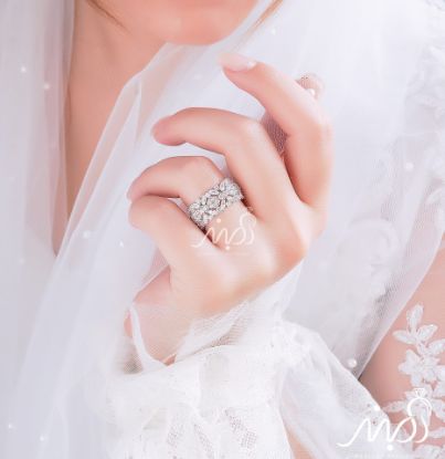 💍حلقه جواهری دورنگین آمریکایی ، طرح ترکیبی فلاور و نگین های Marquise ؛ با طراحی خاص و زیبا نقره عیار ۹۲۵ با روکش طلا سفید‌‌‌‌‌‌‌ ‌‌