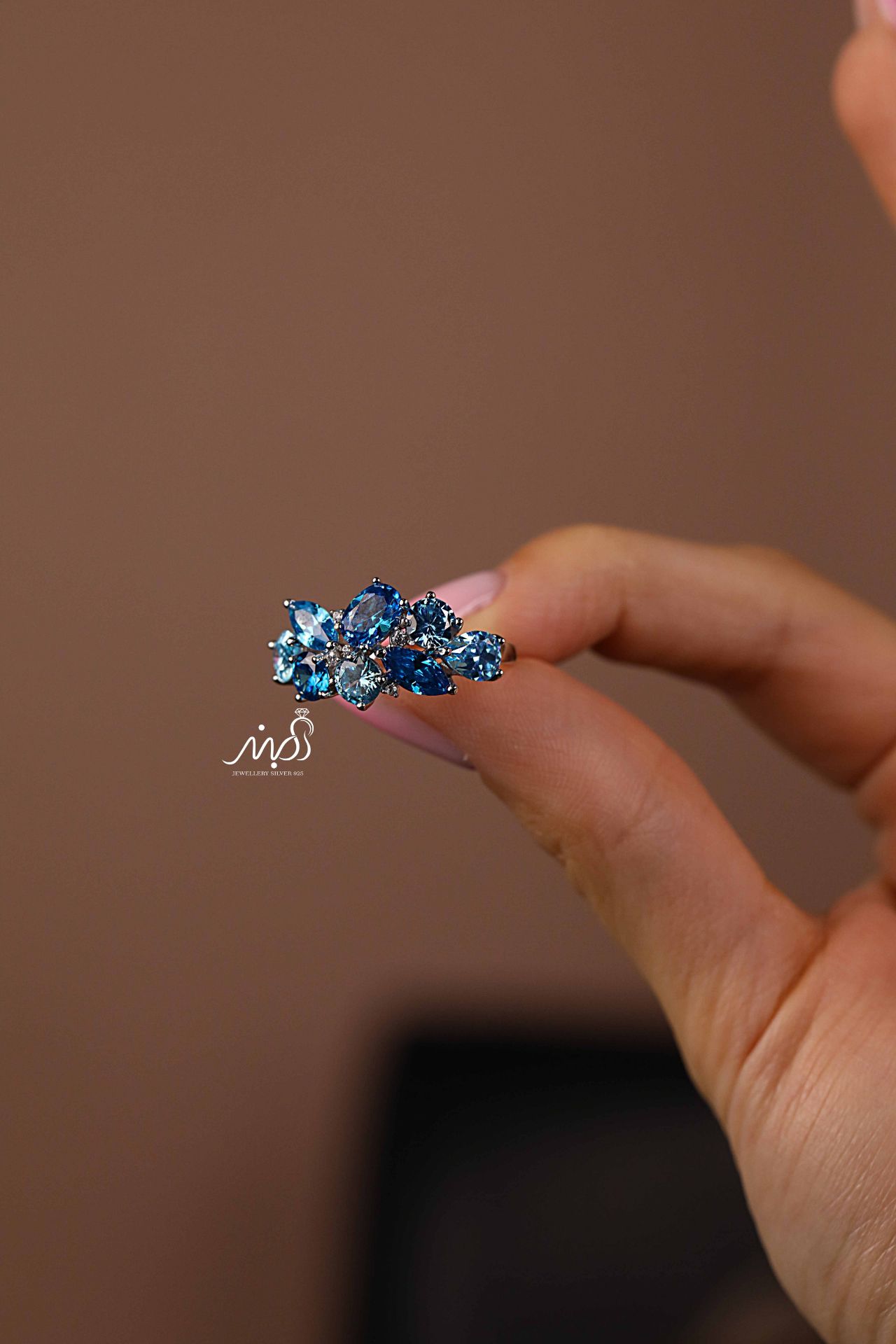 💍انگشتر جواهري با نگین توپاز آبی خاص و زیبا؛ نقره عیار ۹۲۵(R_1243)	