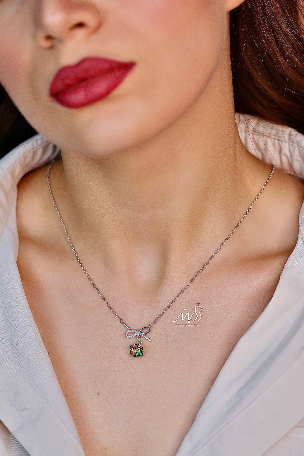 💍گردنبند جواهری پاپیونی با آویز زمردی ، خاص و زیبا ، نقره عیار ۹۲۵ (G_3262)‌‌‌‌‌‌	