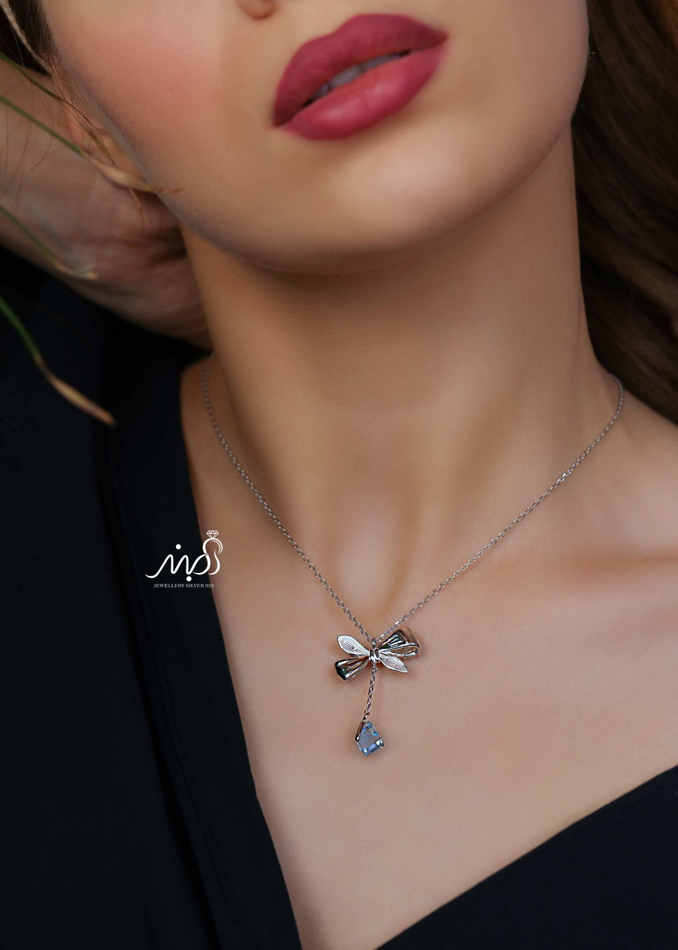 💍گردنبند جواهری پاپیونی آویز دار با نگین سوارسکی آبی ، خاص و زیبا ، نقره عیار ۹۲۵ (G_3271)‌‌‌‌‌‌	