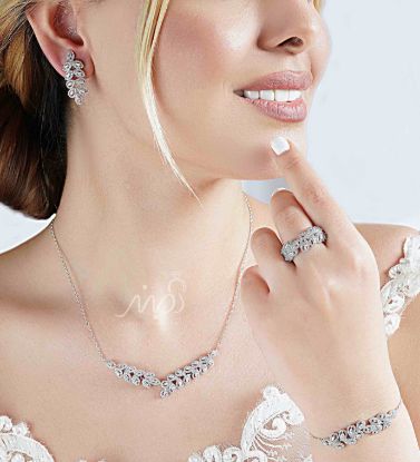 	💎سرویس جواهری زيبا (گردنبتد ، گوشواره دستبند) (S_6013)