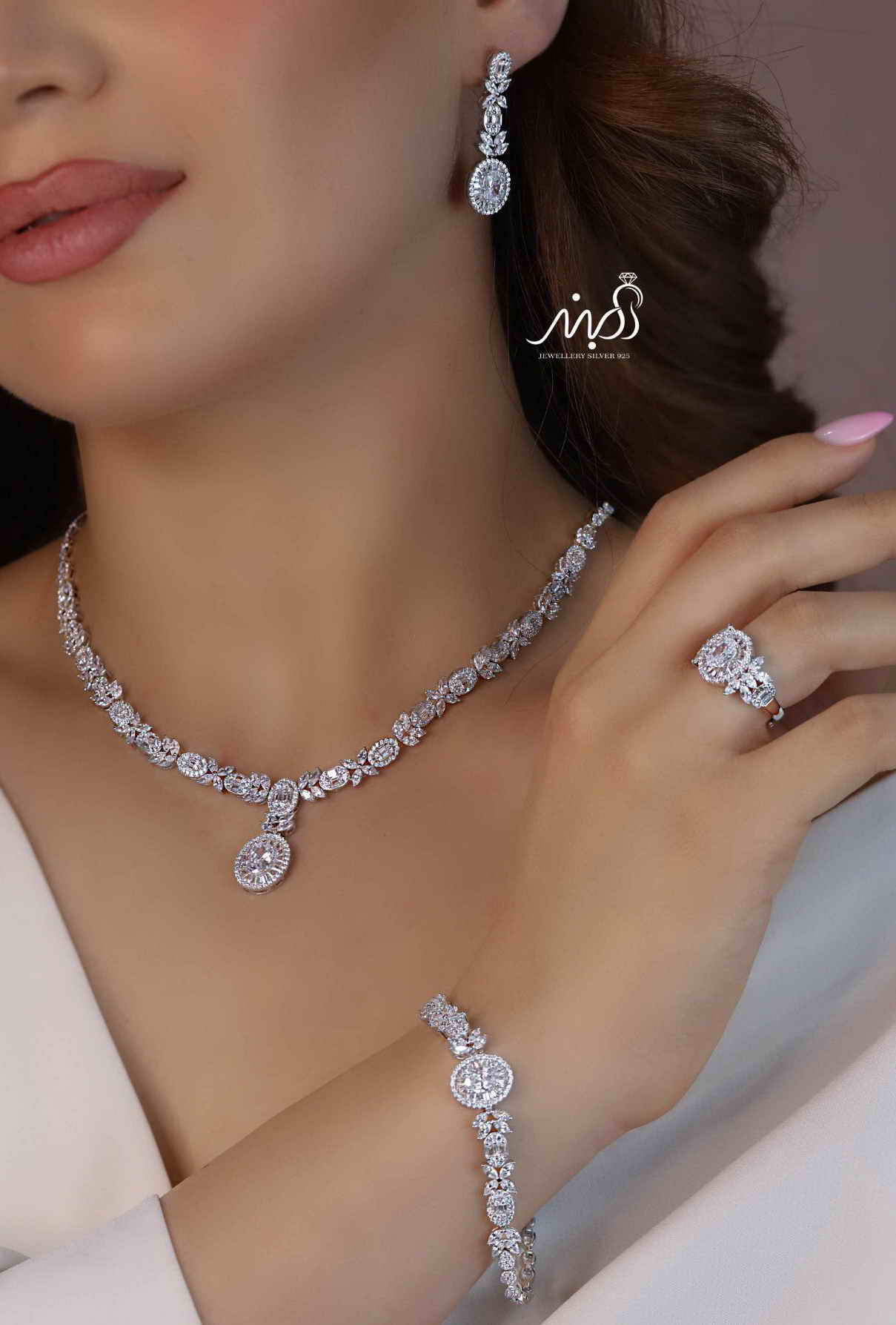 	💍سرويس جواهری خاص و زيبا(گردنبند ، گوشواره ، دستبند و انگشتر) نقره عیار 925 (S_6050)‌‌‌‌‌‌ ‌