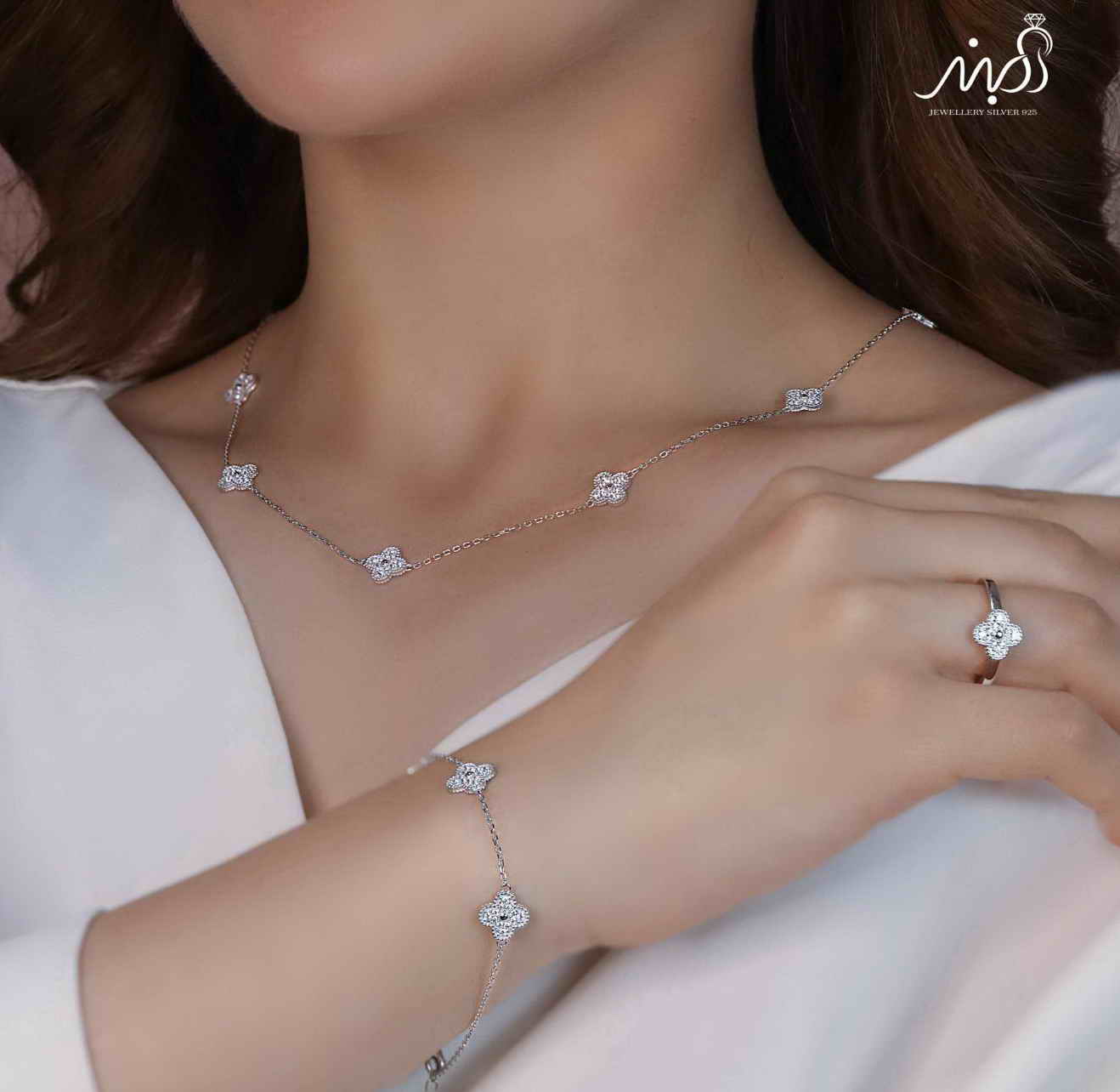 	💍سرويس جواهری ونکلیف خاص و زيبا(گردنبند ، گوشواره ، دستبند و انگشتر) نقره عیار 925 (S_6056)‌‌‌‌‌‌ ‌
