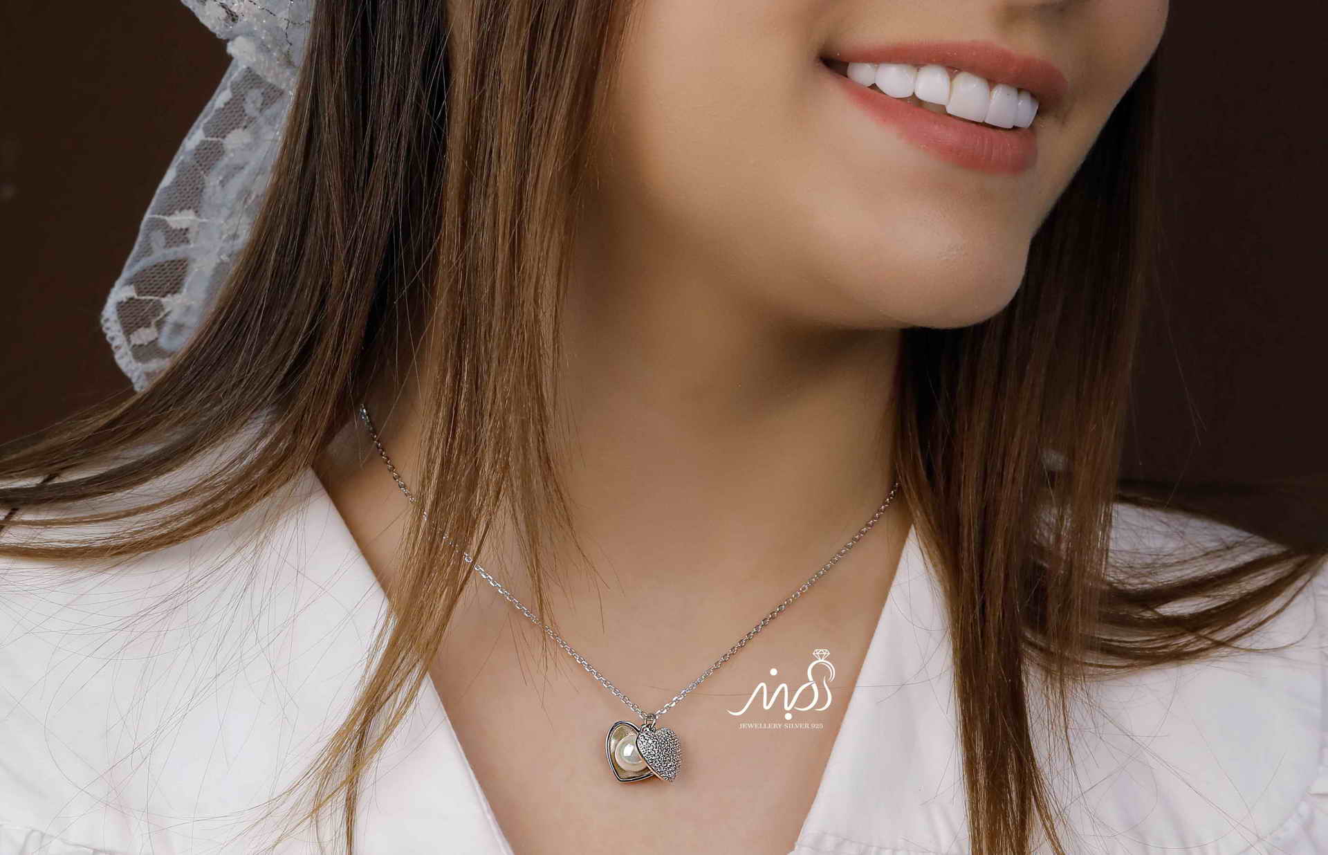 💍گردنبند جواهری صدف پوشیده از نگین با مروارید پرورشی ترند جواهرات، نقره عیار 925 با روکش طلا سفید‌‌(G_3017)