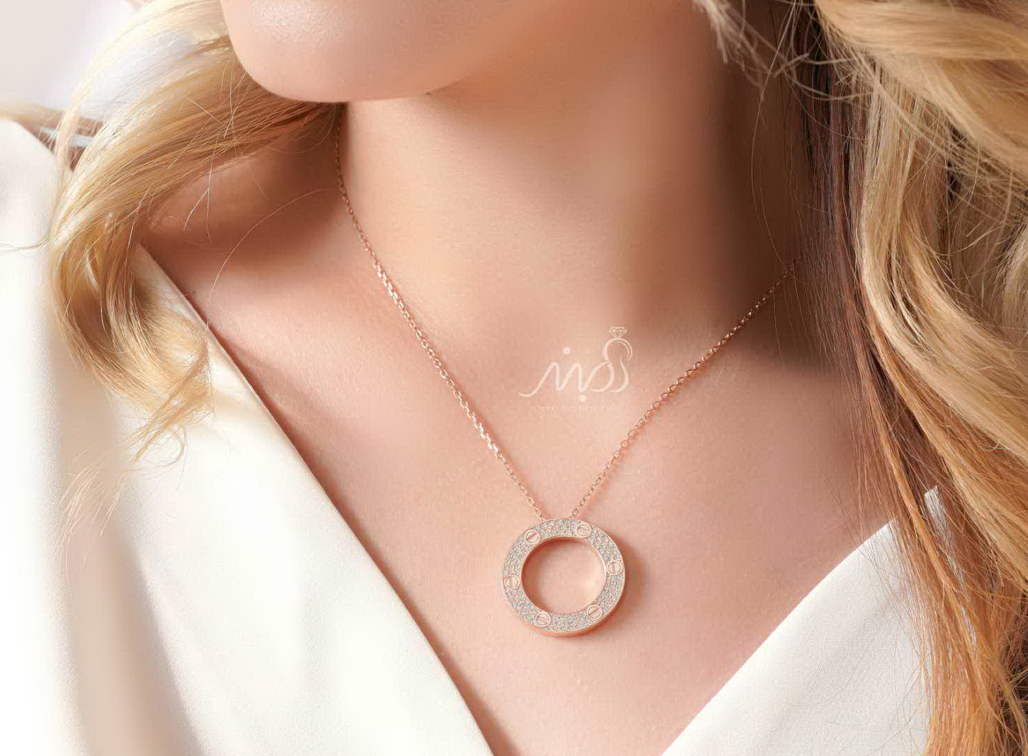 	💍گردنبند پرطرفدار کارتیه ؛ طراحی زیبا و خاص نقره عیار ۹۲۵ با روکش رزگلد(G_3118)