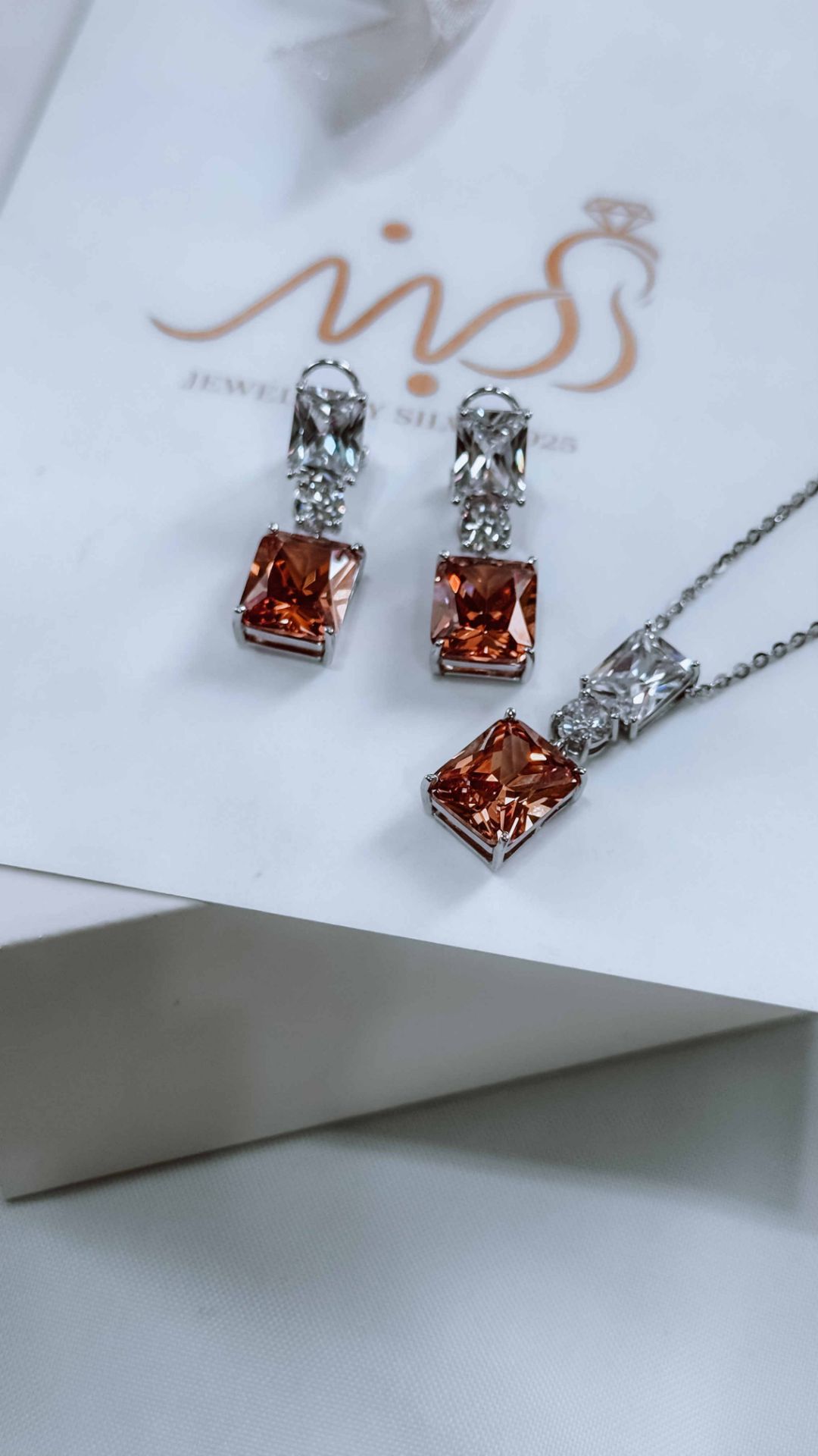 💍نیم ست جواهری لاکچری(آويز ، گوشواره و انگشتر) با نگین سیترین خاص و زیبا ، نقره عیار ۹۲۵(N_4238)	