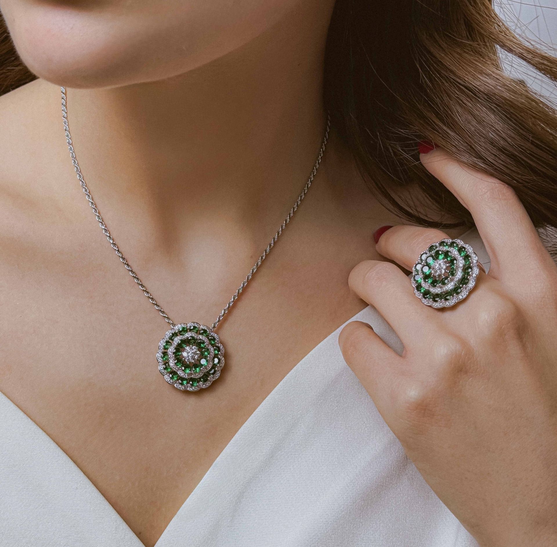 💍گردنبند جواهری لاکچری با نگین زمردی،  نقره عیار ۹۲۵ (G_3315)